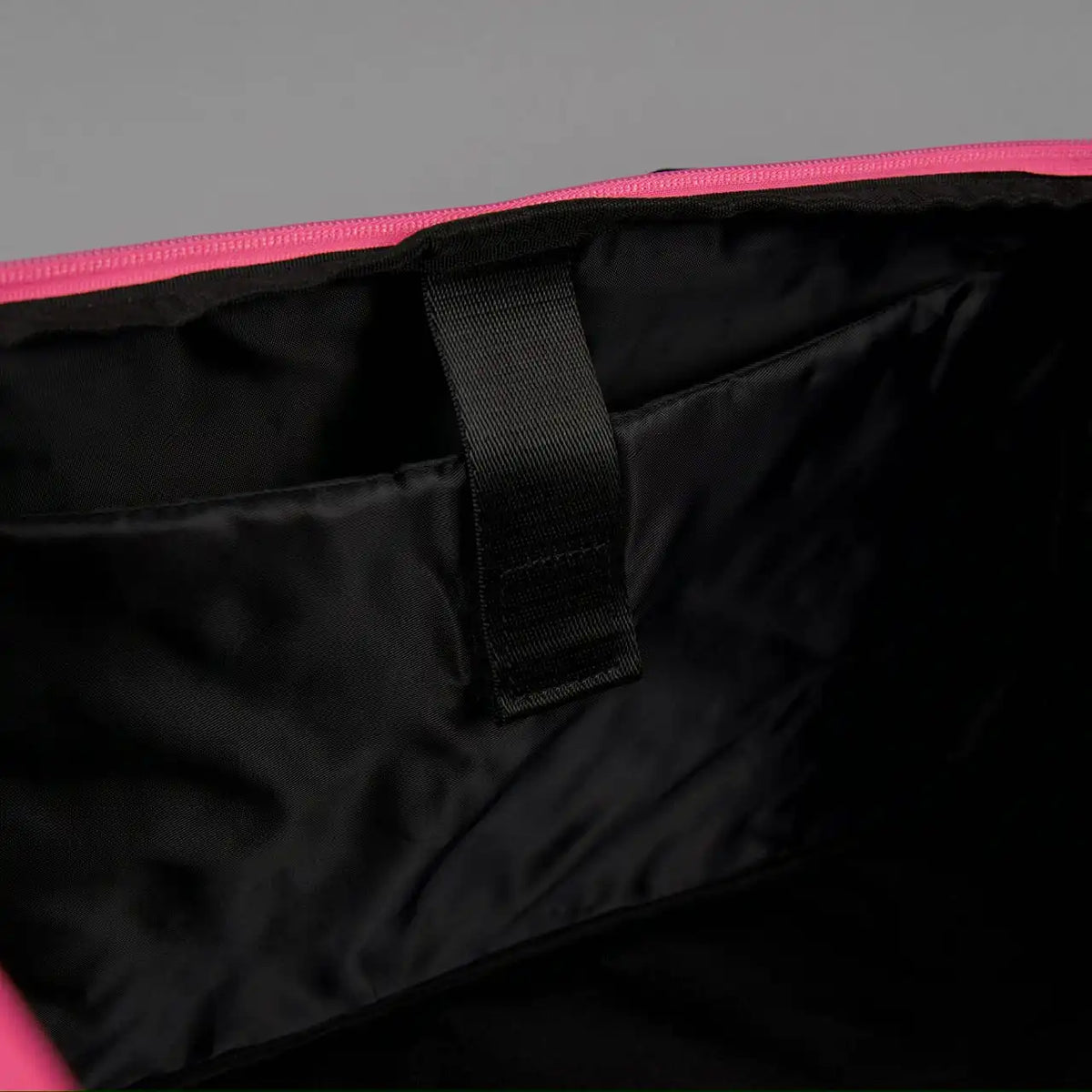 30L Perfect Duffle Bag Black Neon Pink