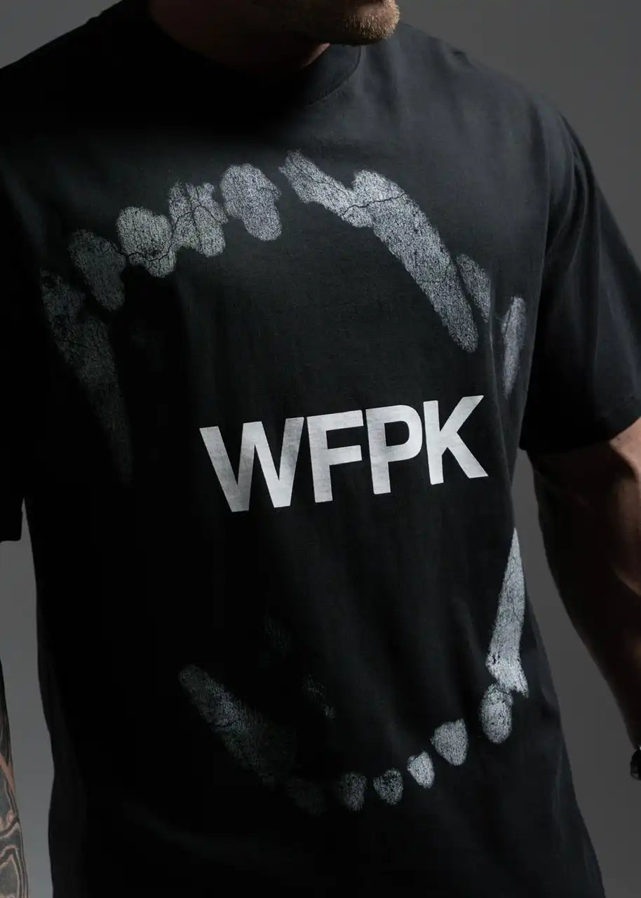 Core "WOLF BITE" Graphic T-Shirt