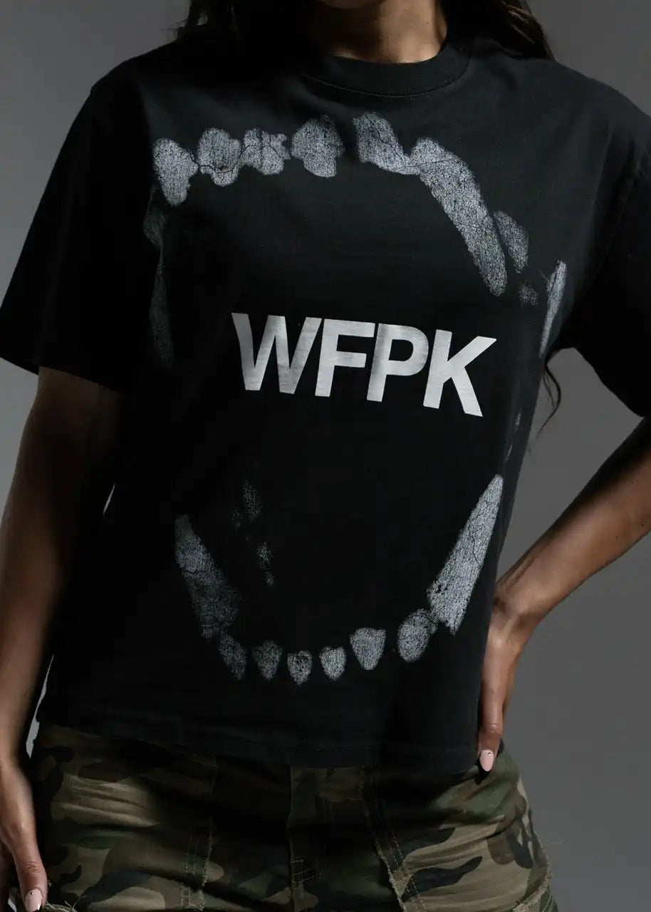 Core "WOLF BITE" Graphic T-Shirt