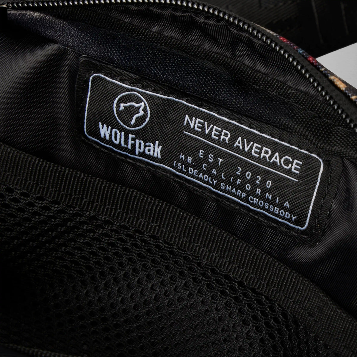 Crossbody Pack Deadly Sharp