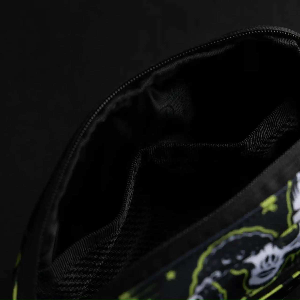 Crossbody Pack Area 51