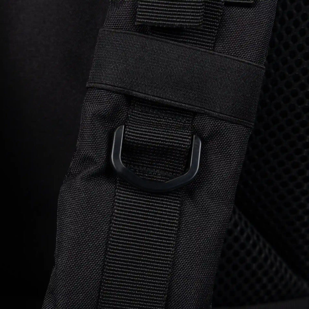 35L Backpack Power Slap Black